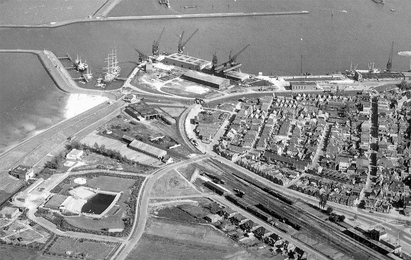 Delfzijl luchtfoto 1.jpg